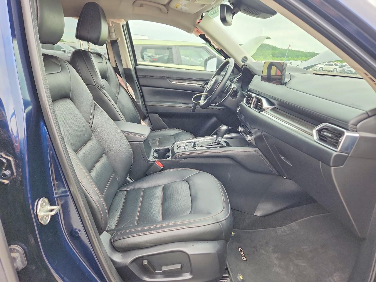 2023 MAZDA CX-5 Premium Package
