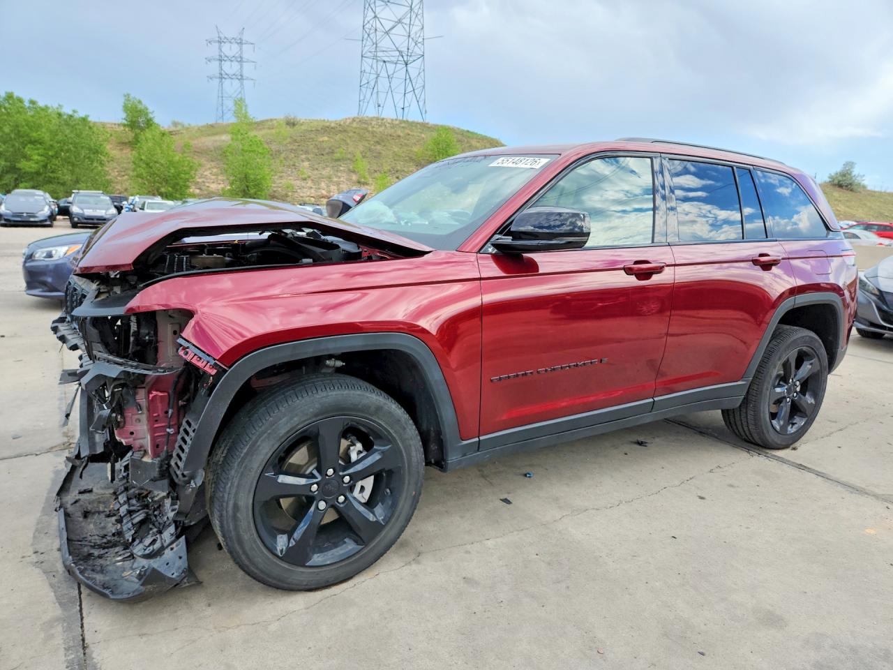 2023 JEEP CHEROKEE Laredo, Altitude — Front 3/4