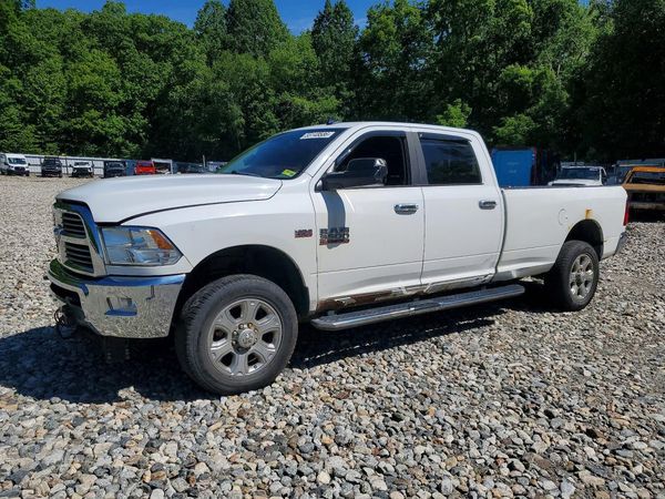 2015 RAM 3500 SLT CREW CAB 4X4