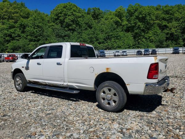 2015 RAM 3500 SLT CREW CAB 4X4