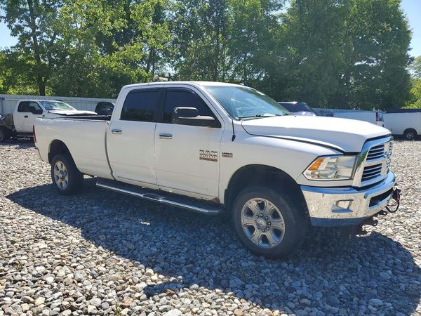 2015 RAM 3500 SLT CREW CAB 4X4