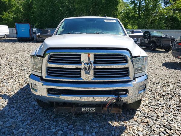 2015 RAM 3500 SLT CREW CAB 4X4