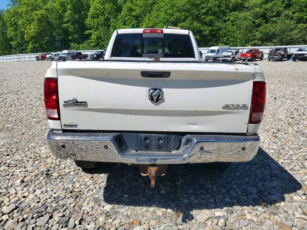 2015 RAM 3500 SLT CREW CAB 4X4