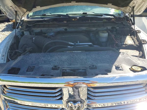2015 RAM 3500 SLT CREW CAB 4X4
