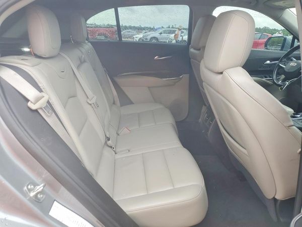 2023 CADILLAC XT4 Premium Luxury