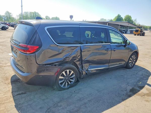 2023 CHRYSLER PACIFICA Limited — PSRA