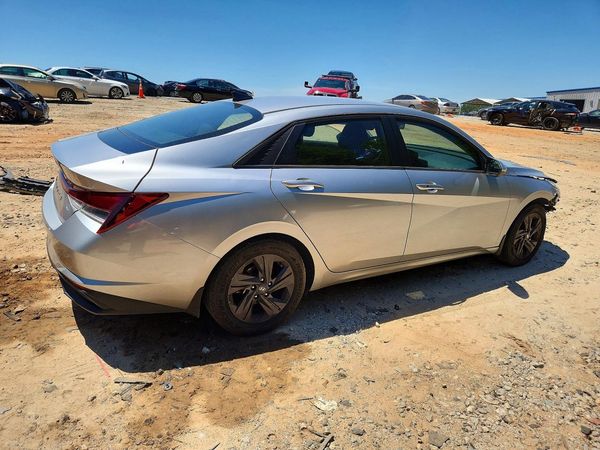2021 HYUNDAI ELANTRA SEL w/ Convenience Pkg