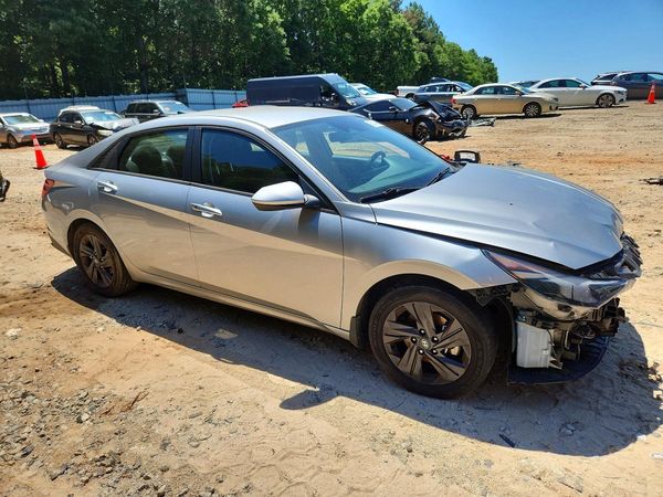 2021 HYUNDAI ELANTRA SEL w/ Convenience Pkg