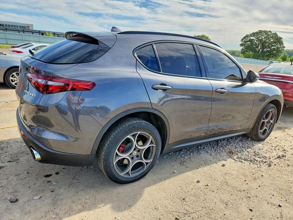 2018 ALFA ROMEO STELVIO AWD