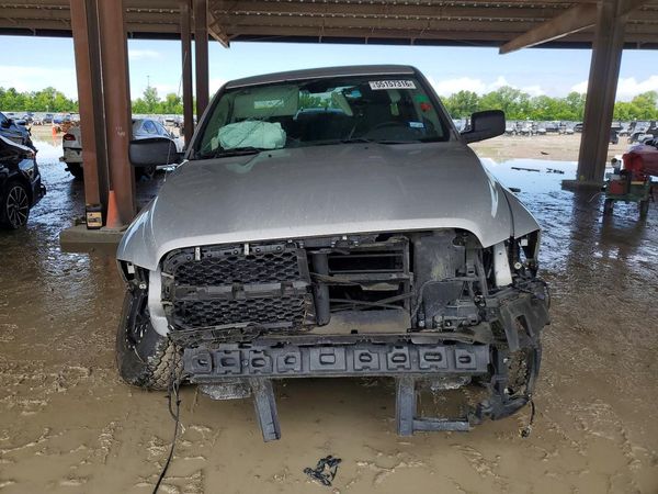 2018 RAM 1500 ST