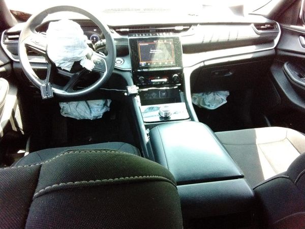 2024 JEEP GRAND CHEROKEE LAREDO 4X4