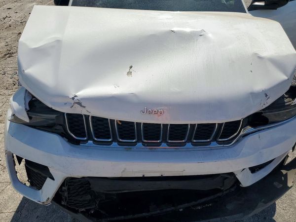 2024 JEEP GRAND CHEROKEE LAREDO 4X4