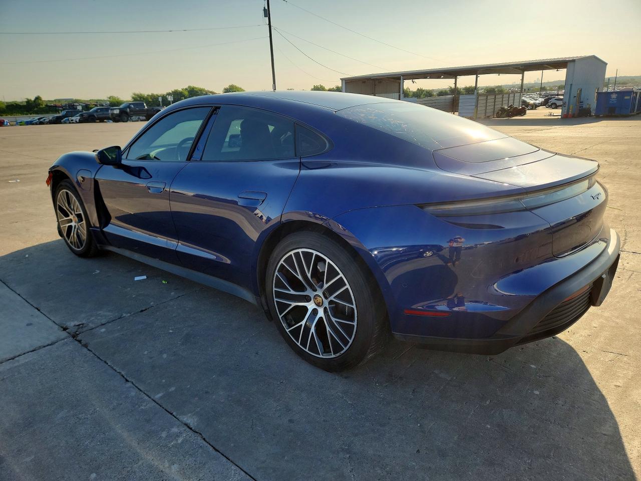 2022 PORSCHE TAYCAN