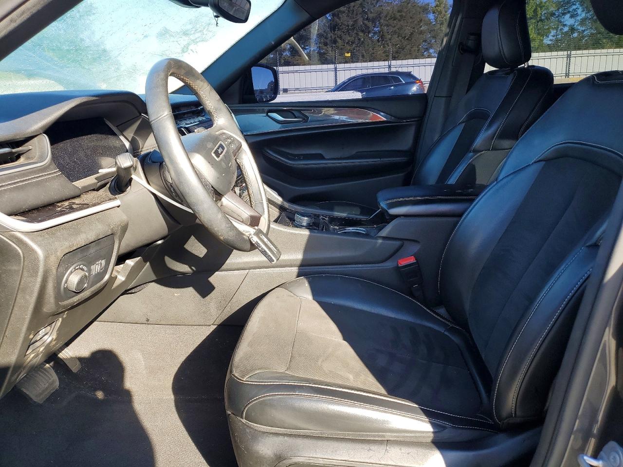 2021 JEEP GRAND CHEROKEE L LAREDO 4X2