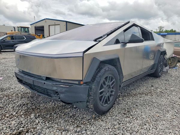 2025 TESLA CYBERTRUCK — Front 3/4