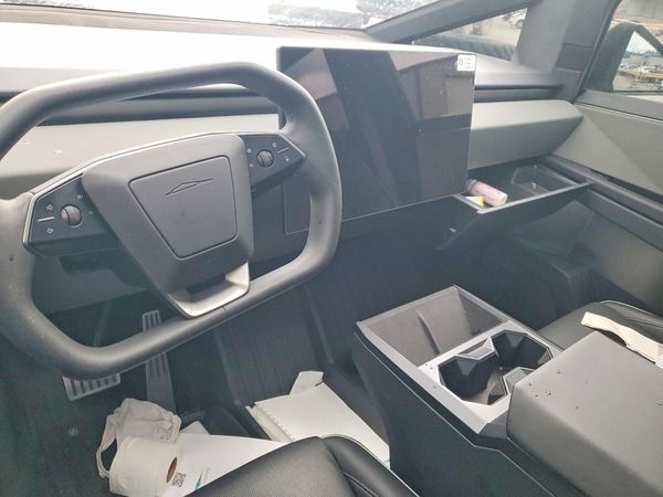 2025 TESLA CYBERTRUCK — ODOM