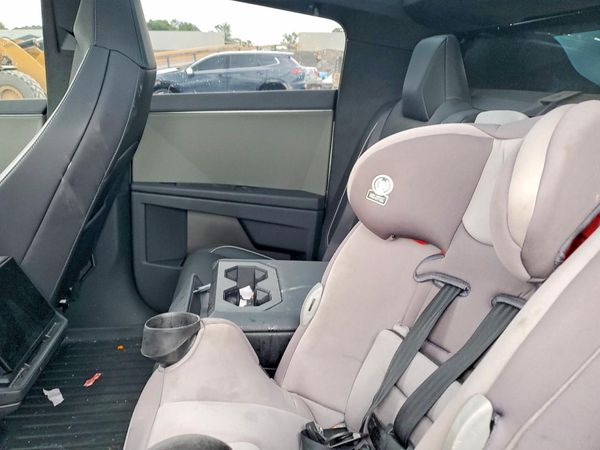 2025 TESLA CYBERTRUCK — PSRS