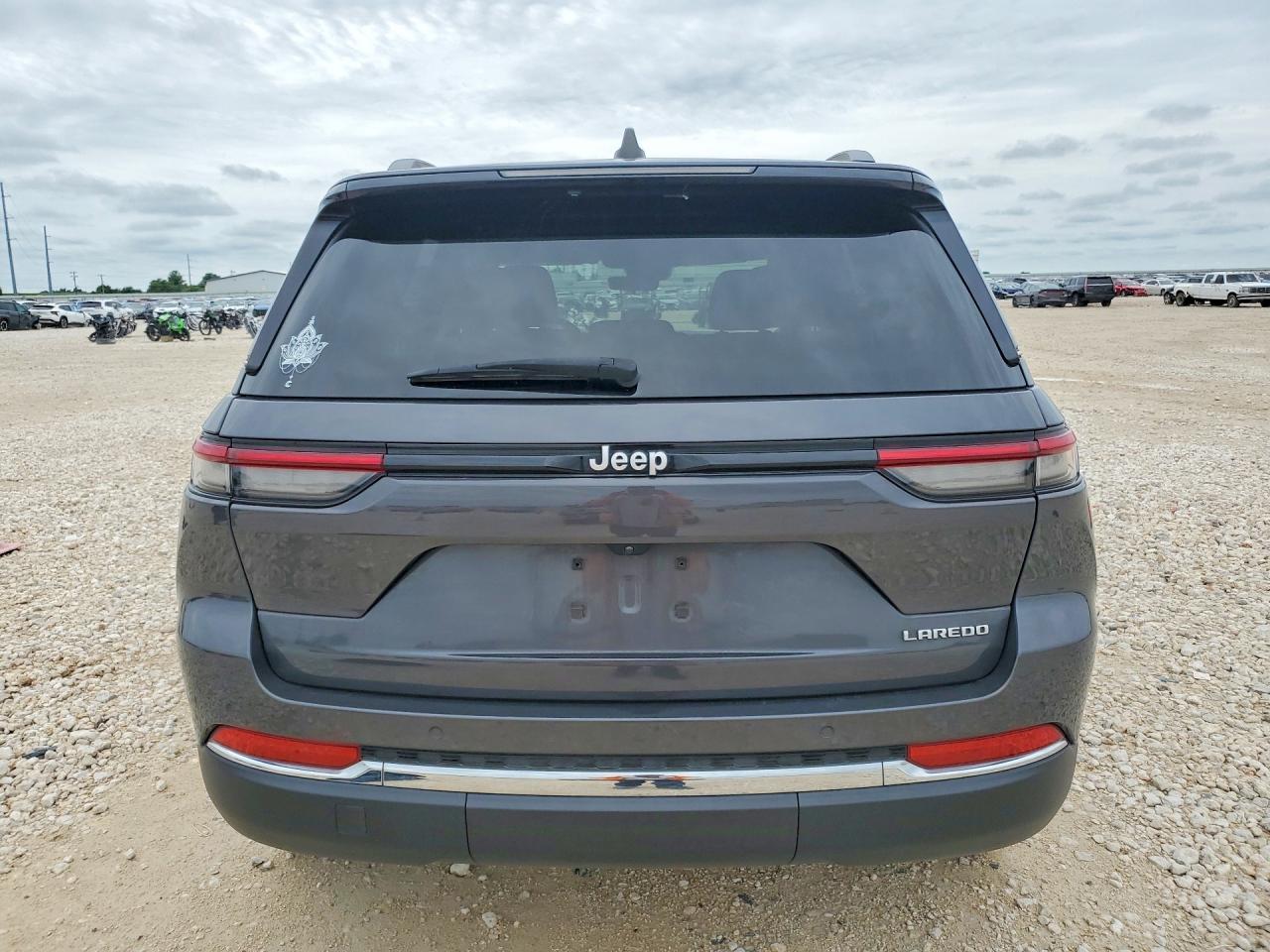 2025 JEEP GRAND CHEROKEE Laredo, Altitude
