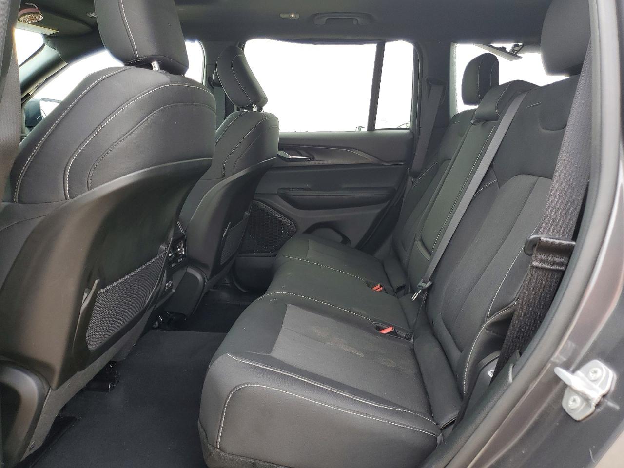 2025 JEEP GRAND CHEROKEE Laredo, Altitude