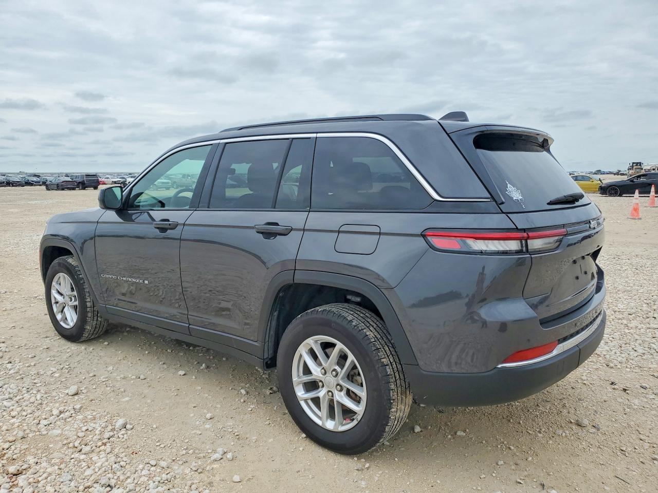 2025 JEEP GRAND CHEROKEE Laredo, Altitude