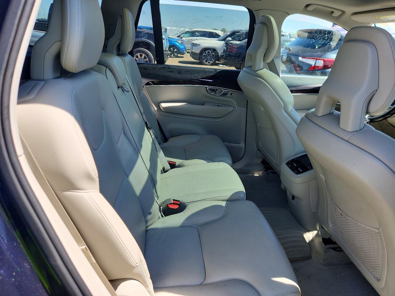 2016 VOLVO XC90 SV42 Momentum
