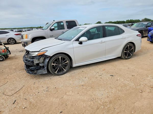 2018 TOYOTA CAMRY