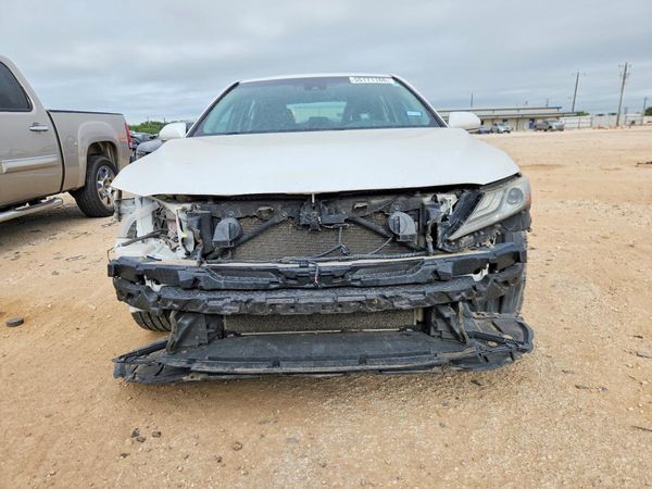 2018 TOYOTA CAMRY