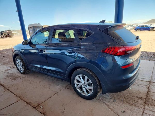 2020 HYUNDAI TUCSON SE