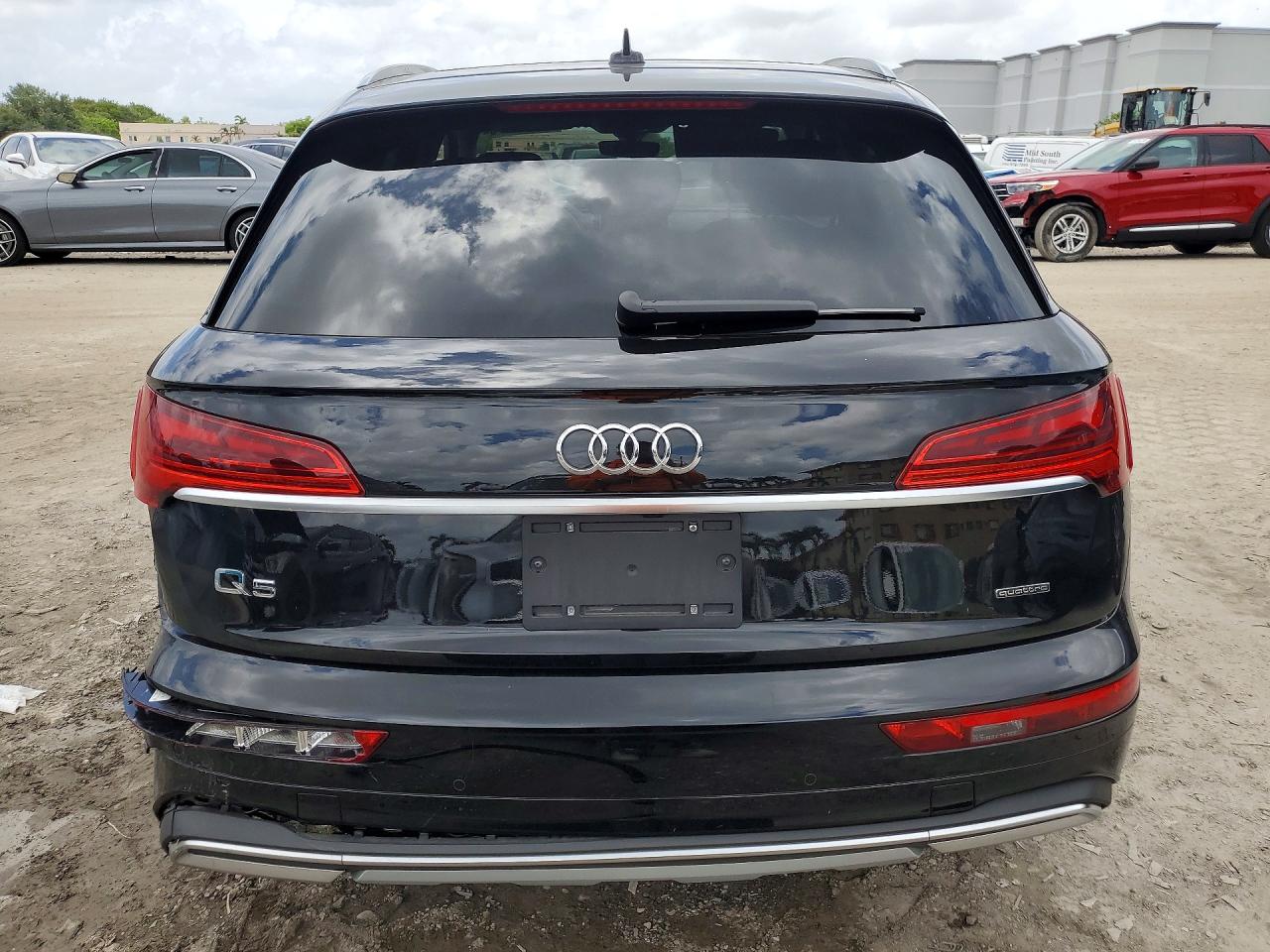 2024 AUDI Q5 quattro Premium