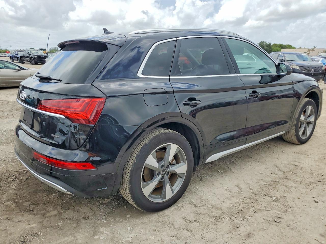 2024 AUDI Q5 quattro Premium