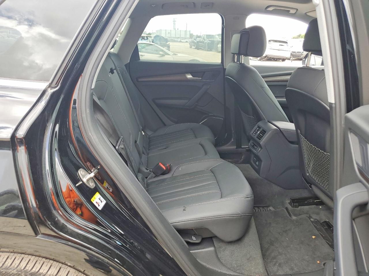 2024 AUDI Q5 quattro Premium