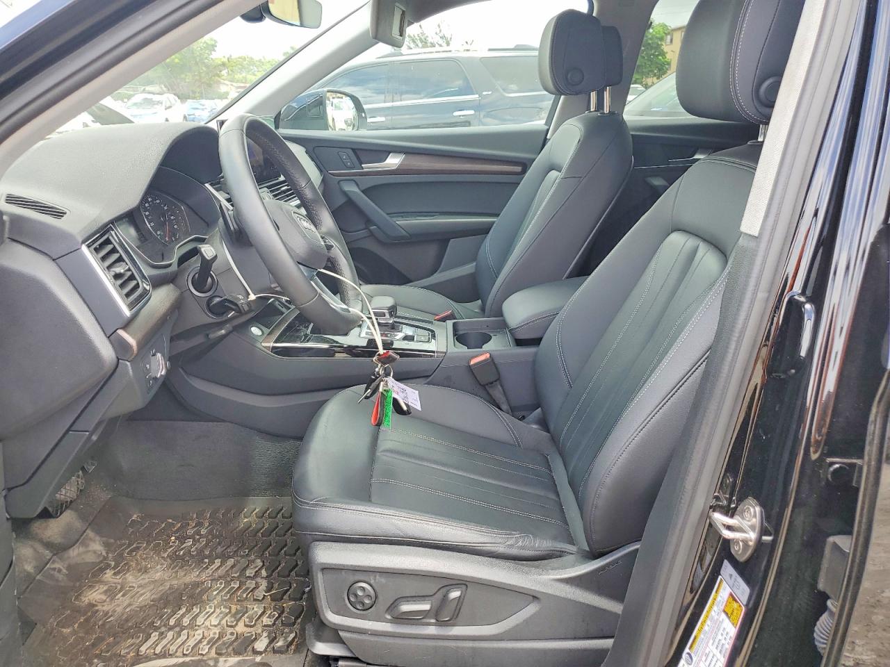 2024 AUDI Q5 quattro Premium