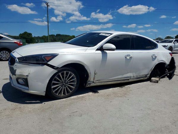 2017 KIA CADENZA