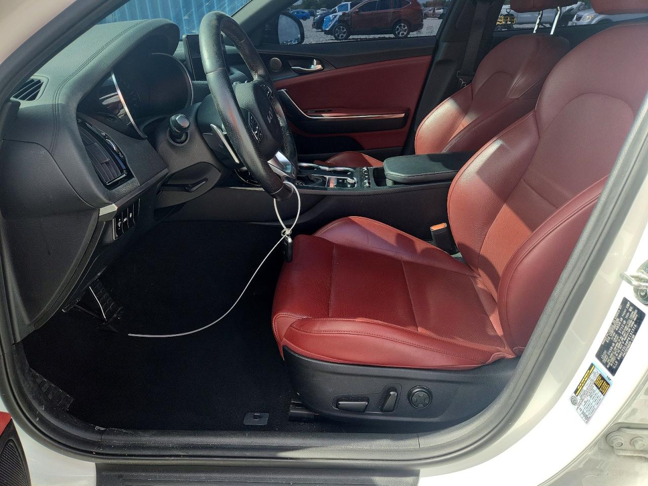 2023 KIA STINGER GT-Line
