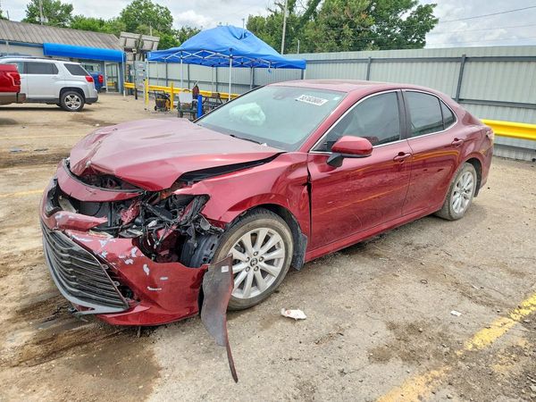2019 TOYOTA CAMRY L/LE/SE/XLE — Front 3/4