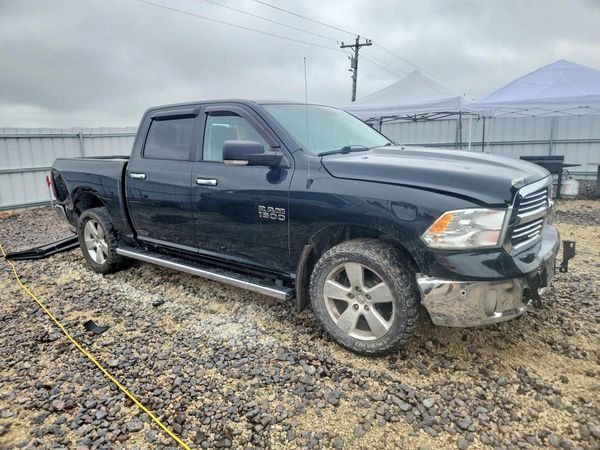 2016 RAM 1500 SLT