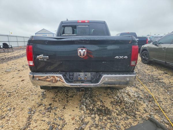 2016 RAM 1500 SLT