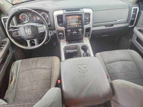 2016 RAM 1500 SLT