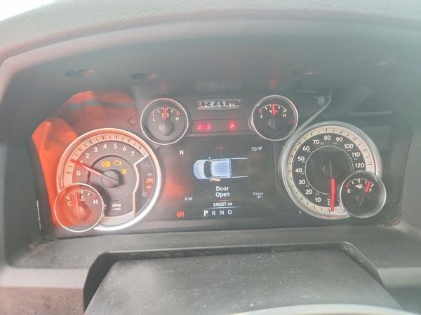 2016 RAM 1500 SLT