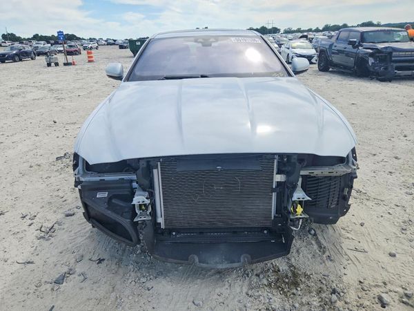 2019 JAGUAR XE