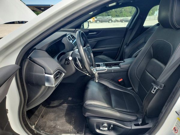 2019 JAGUAR XE