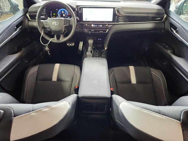 2025 TOYOTA CAMRY
