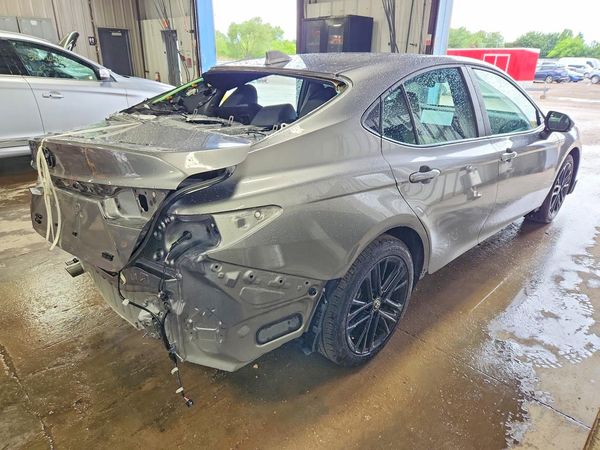 2025 TOYOTA CAMRY