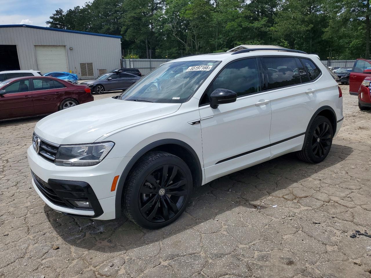 2021 VOLKSWAGEN TIGUAN — Front 3/4
