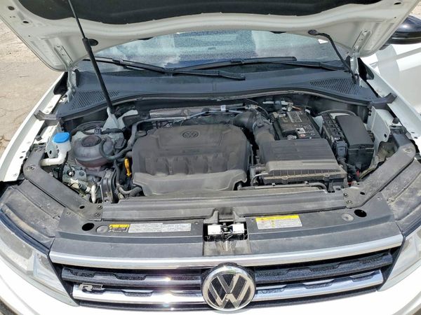 2021 VOLKSWAGEN TIGUAN — Engine bay