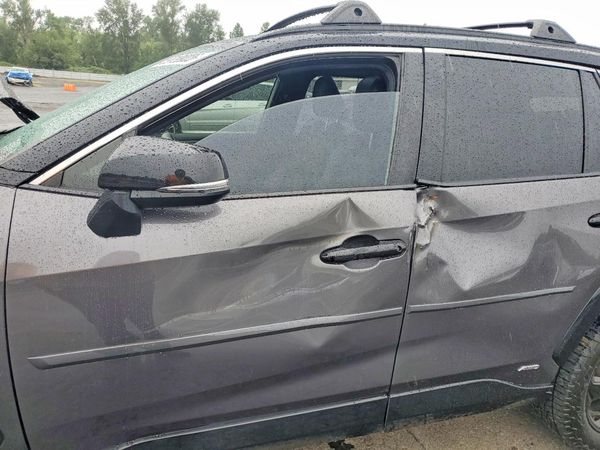 2019 TOYOTA RAV4 XSE HV 4WD