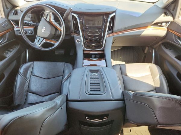 2019 CADILLAC ESCALADE ESV Luxury — CKPT