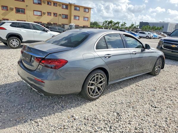 2022 MERCEDES-BENZ E