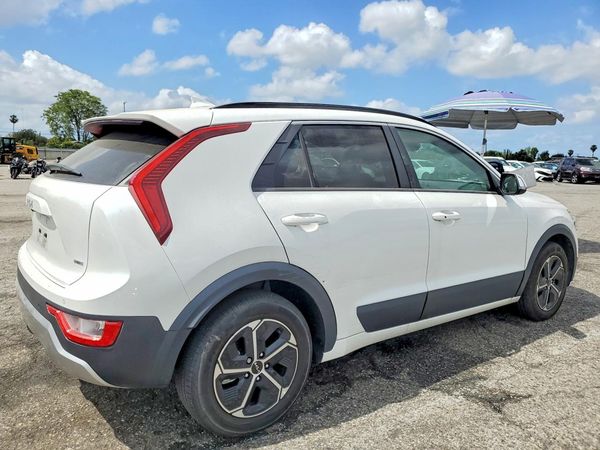 2023 KIA NIRO