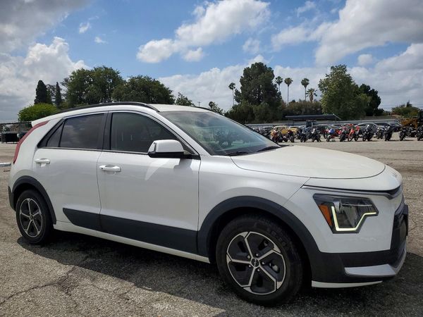 2023 KIA NIRO